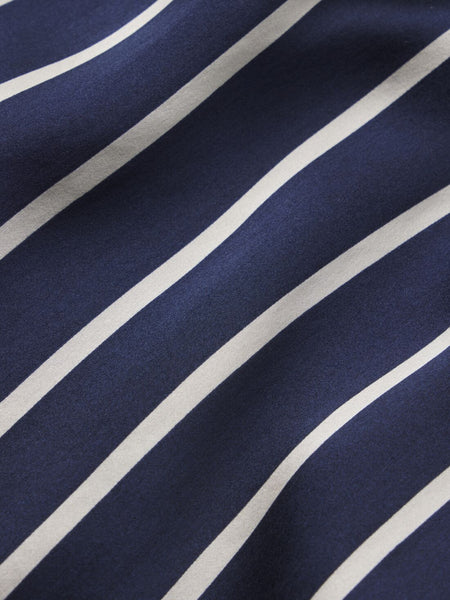 Low_Res-Swatch_Classic-Stripe-Navy-Ivory-D_600x600.jpg